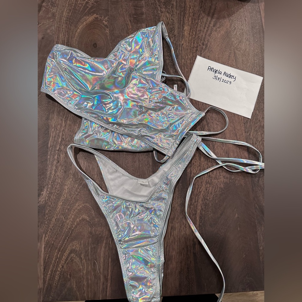 Holographic rave set